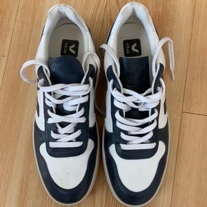 Men’s Veja V10 shoes